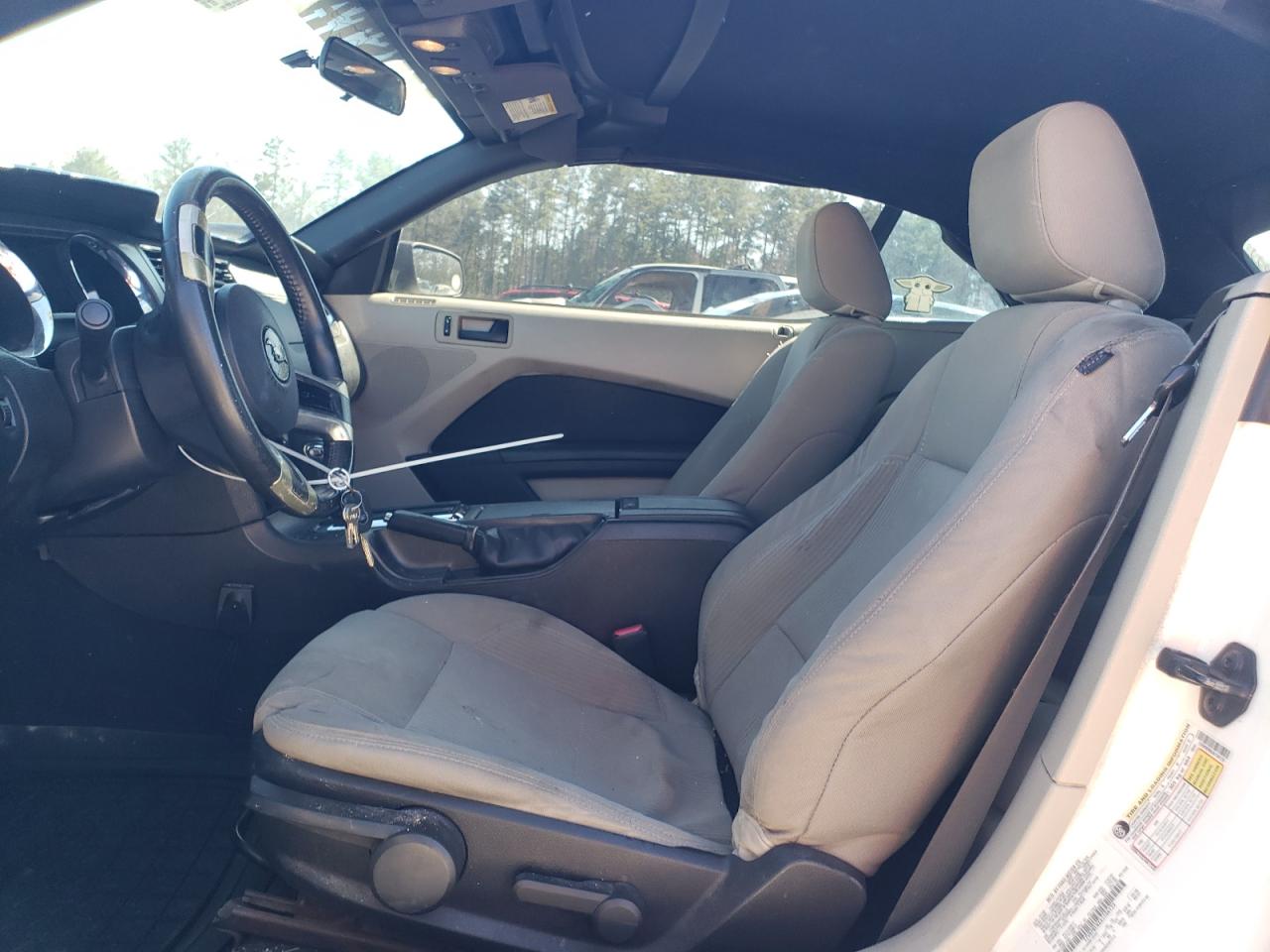 2010 Ford Mustang - Image 7