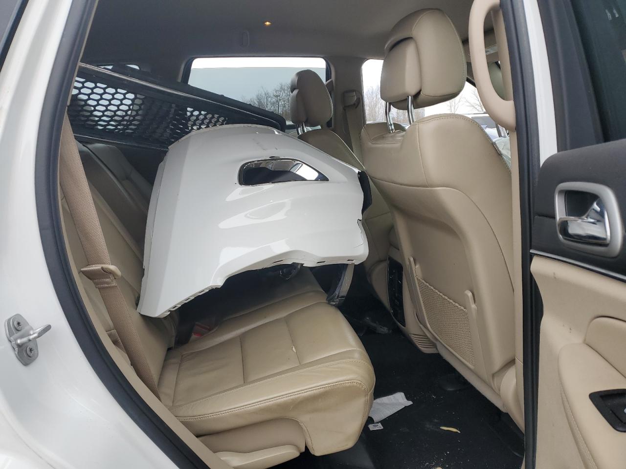 2019 Jeep Cherokee - Image 11