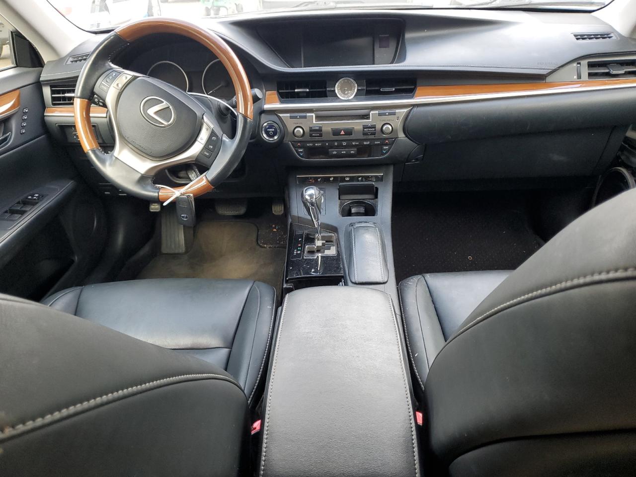 2013 Lexus ES - Image 8