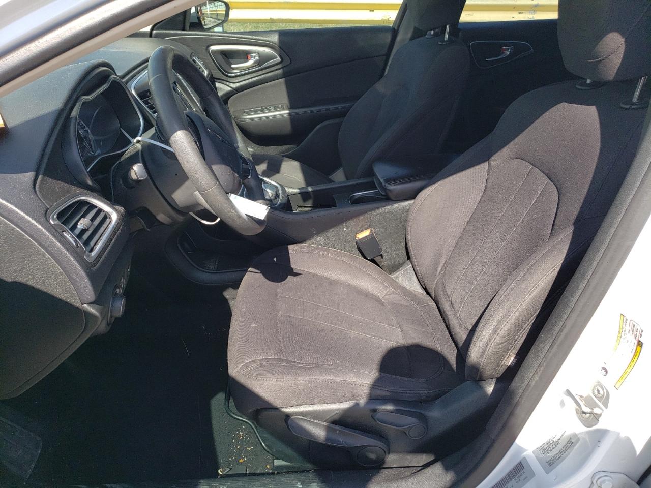 2015 Chrysler 200 - Image 7