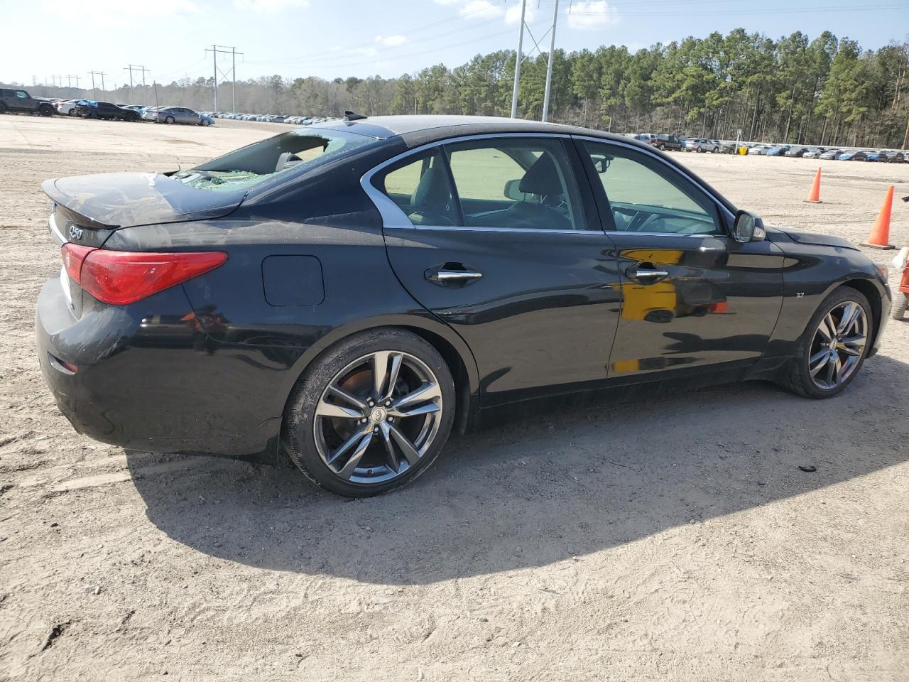 2015 Infiniti Q50 - Image 3
