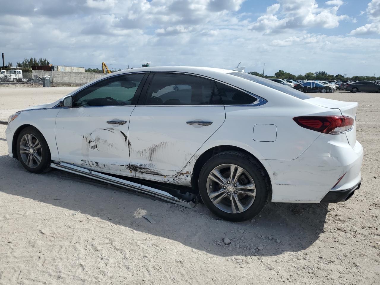 2018 Hyundai Sonata - Image 2