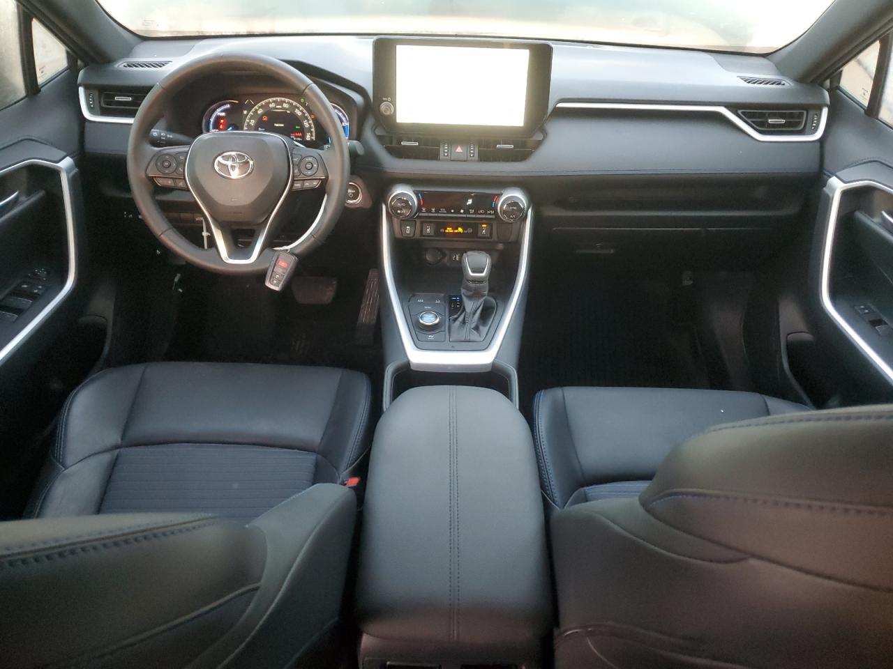 2024 Toyota RAV 4 - Image 8