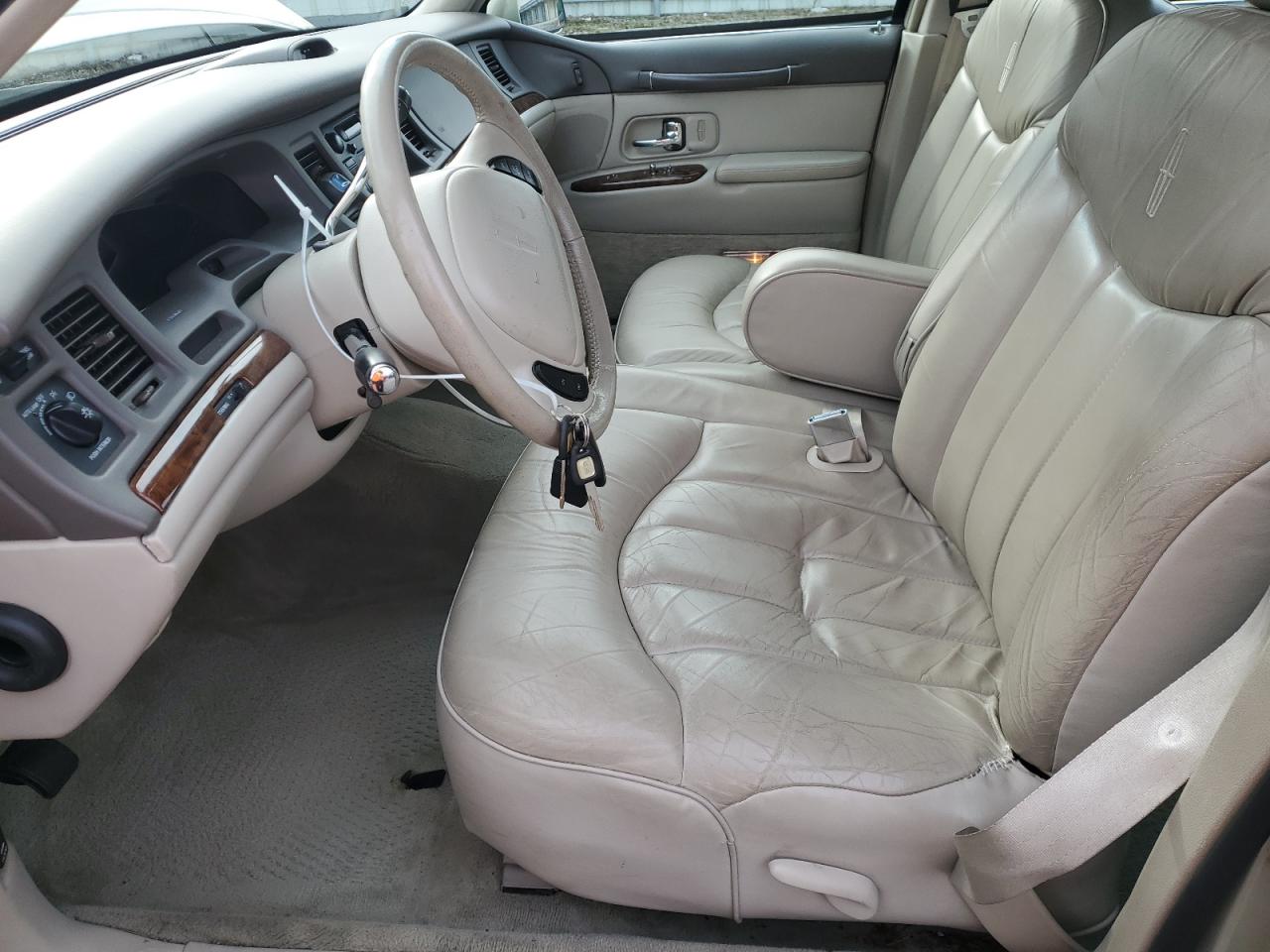 1997 Lincoln Town Car - Image 7