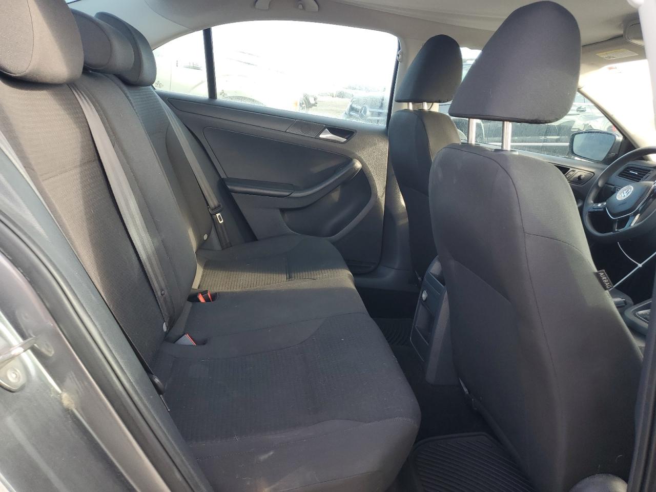 2015 Volkswagen Jetta - Image 10