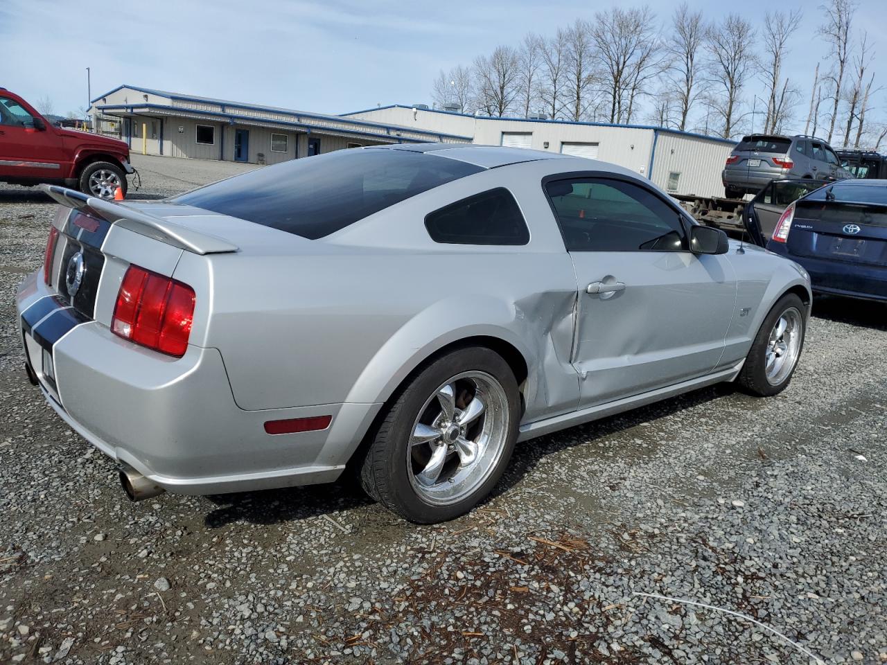 2005 Ford Mustang - Image 3