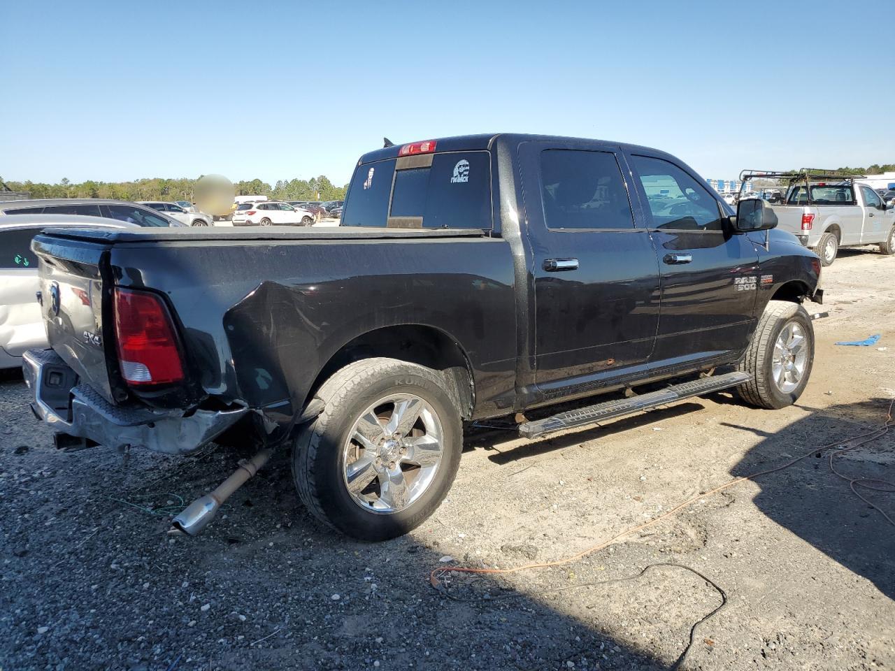 2016 RAM 1500 - Image 3