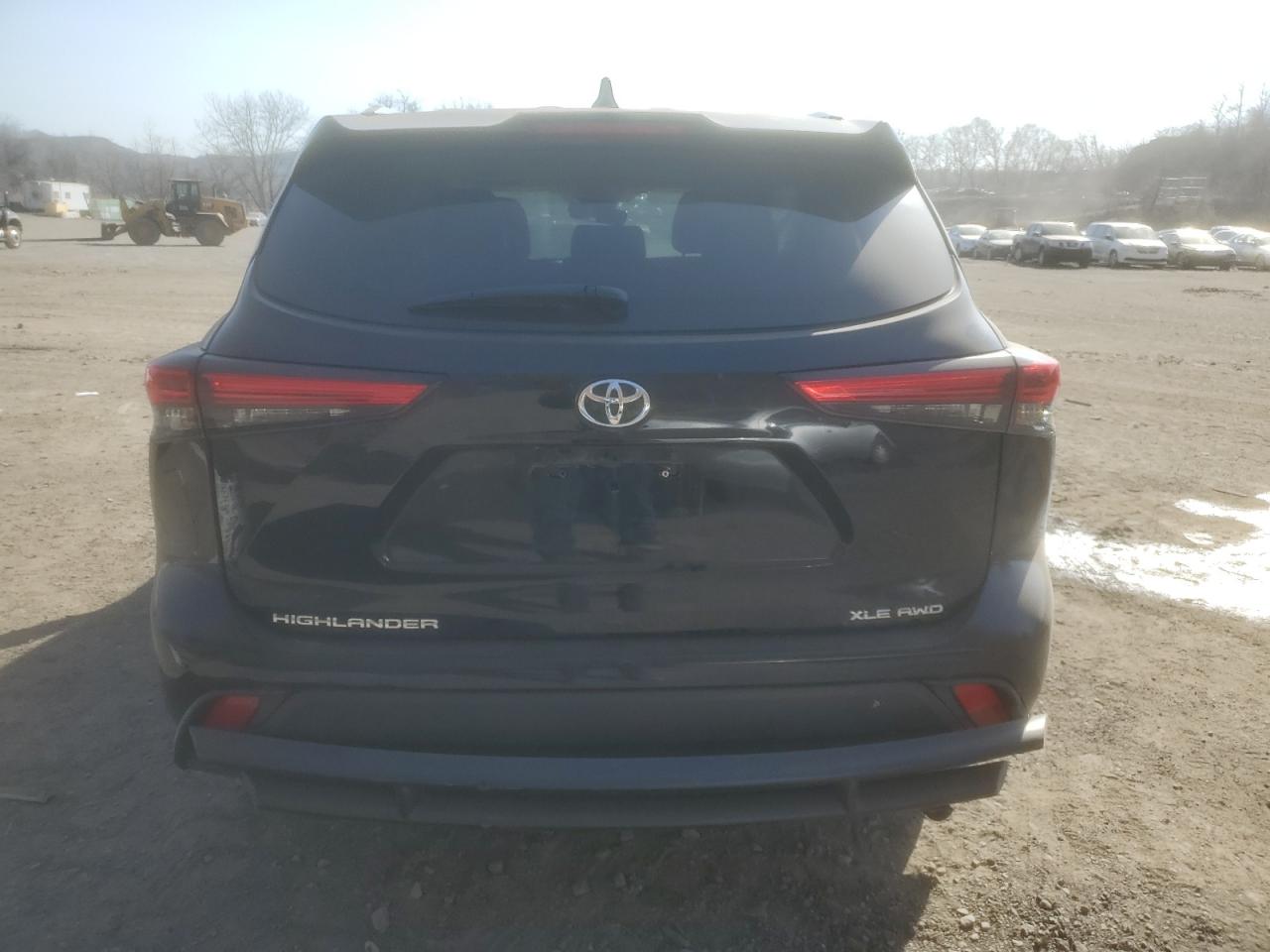 2021 Toyota Highlander - Image 6