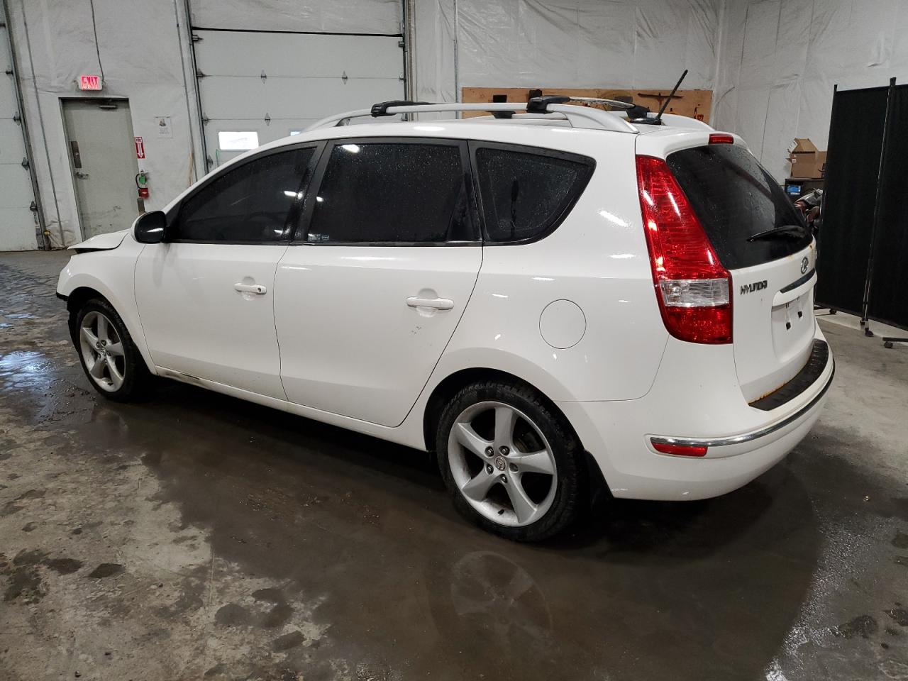 2012 Hyundai Elantra - Image 2