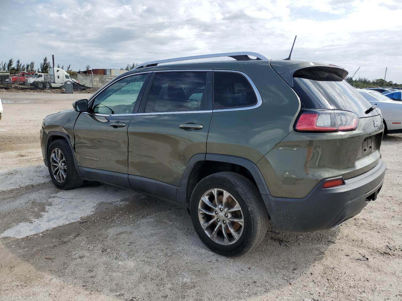 2019 Jeep Grand Cherokee - Image 2