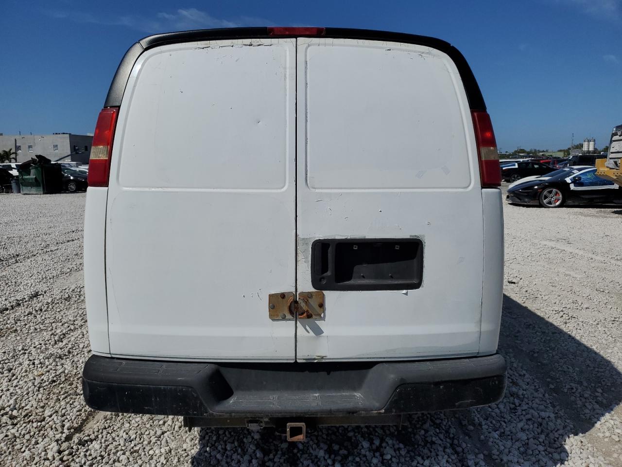 2007 GMC Savana - Image 6