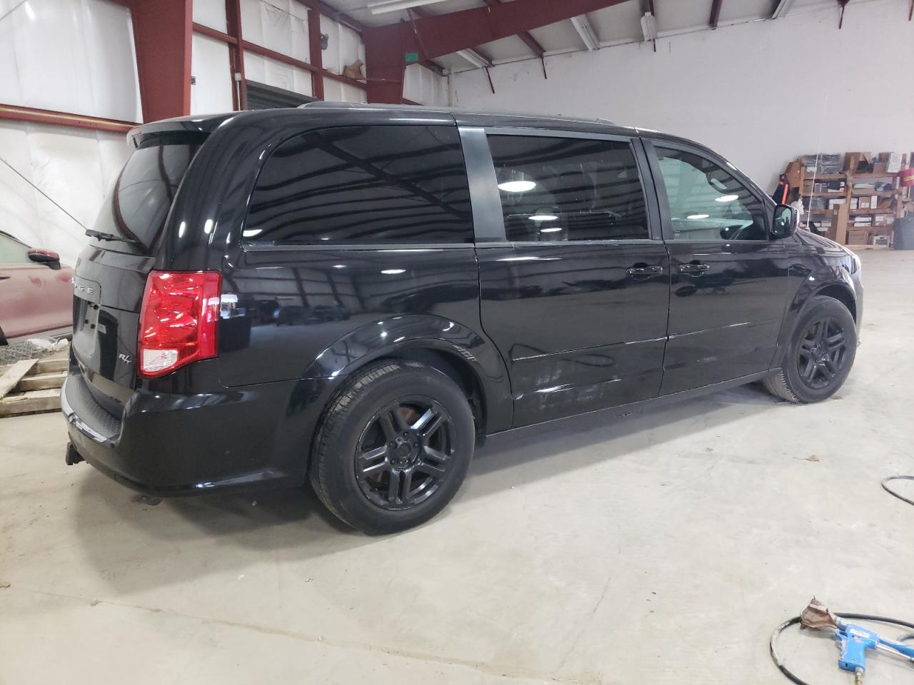 2012 Dodge Caravan - Image 3
