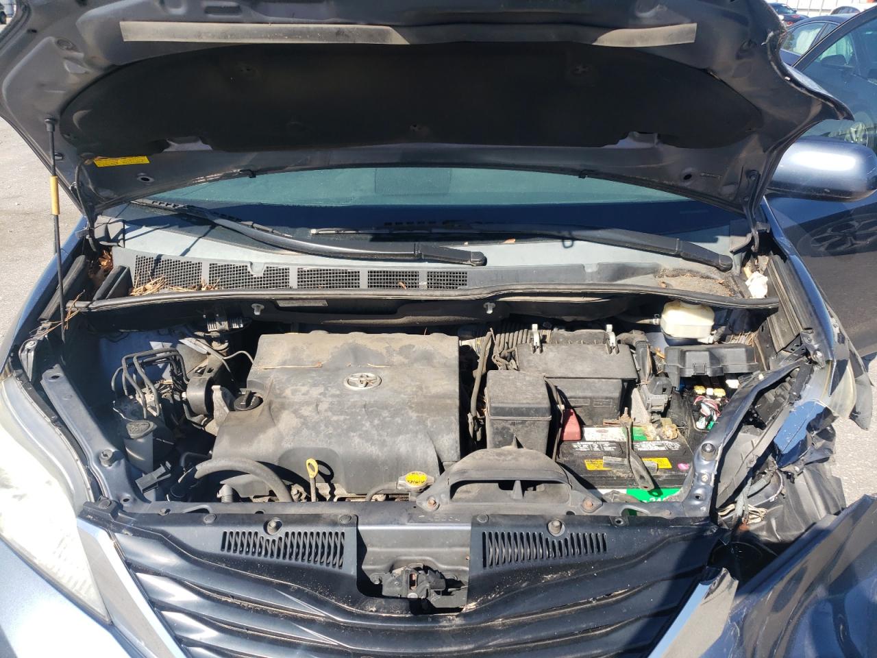 2013 Toyota Sienna - Image 13