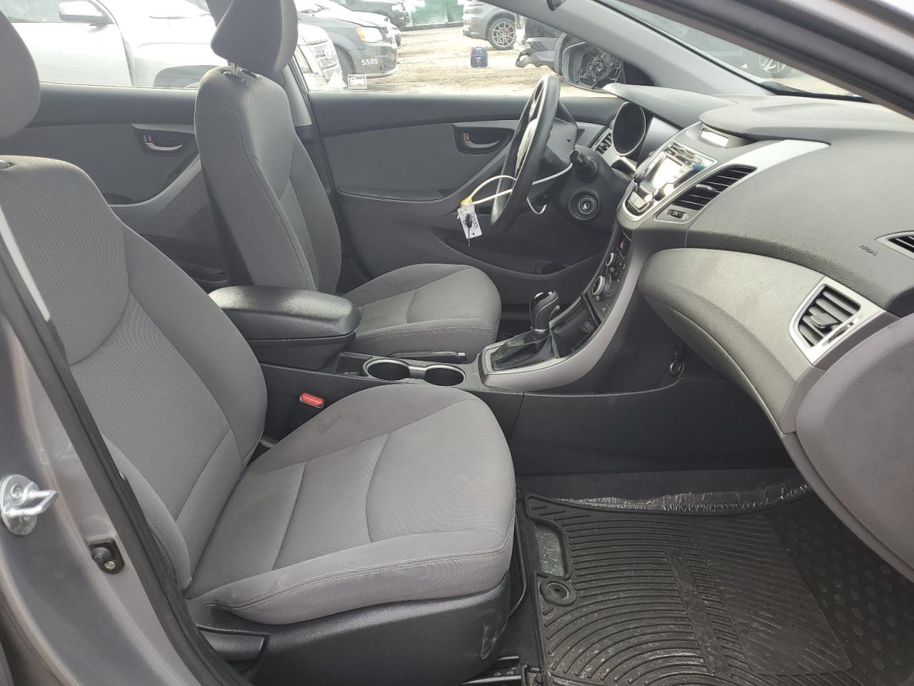 2014 Hyundai Elantra - Image 7