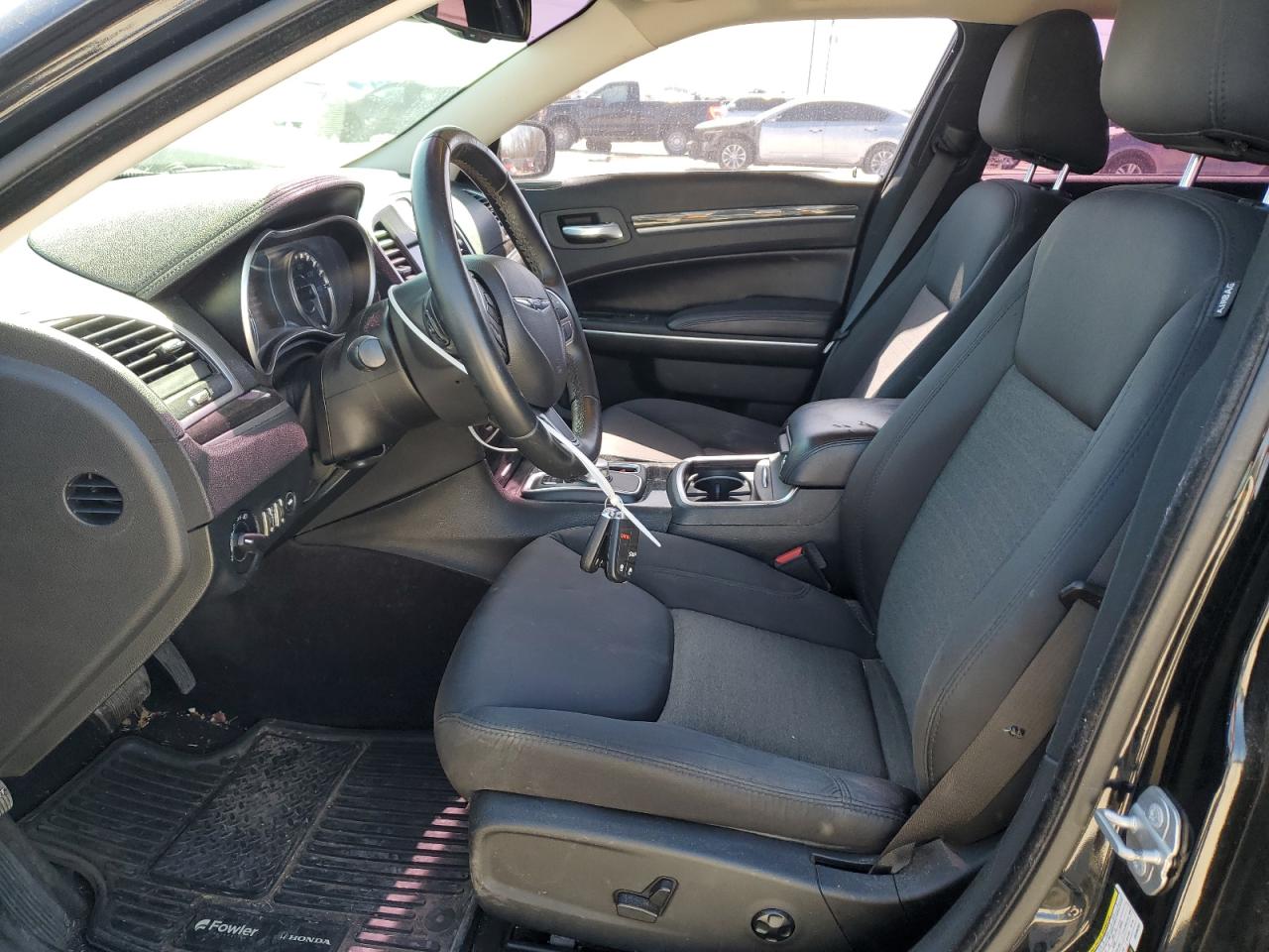 2018 Chrysler 300 - Image 7