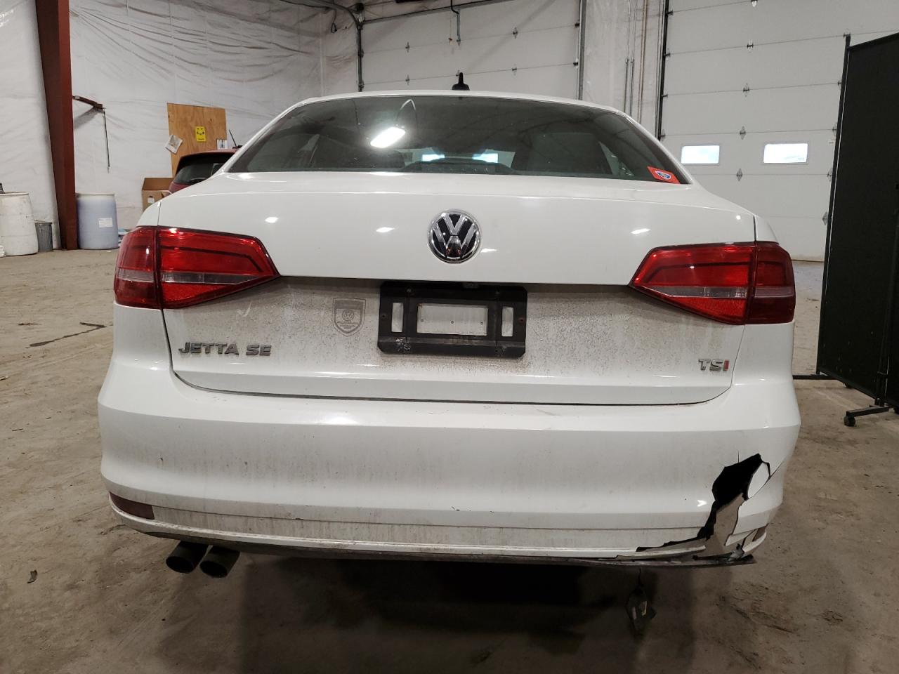 2015 Volkswagen Jetta - Image 6
