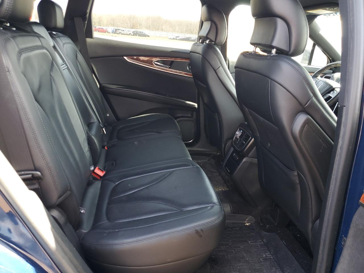 2019 Lincoln Nautilus - Image 11