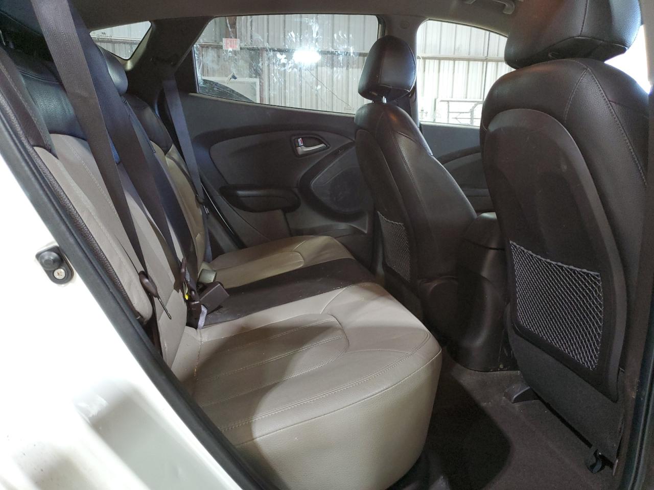 2012 Hyundai Tucson - Image 11