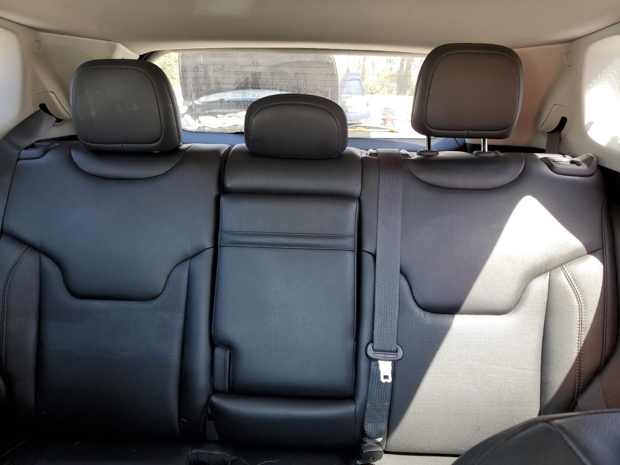 2018 Jeep Compass - Image 10