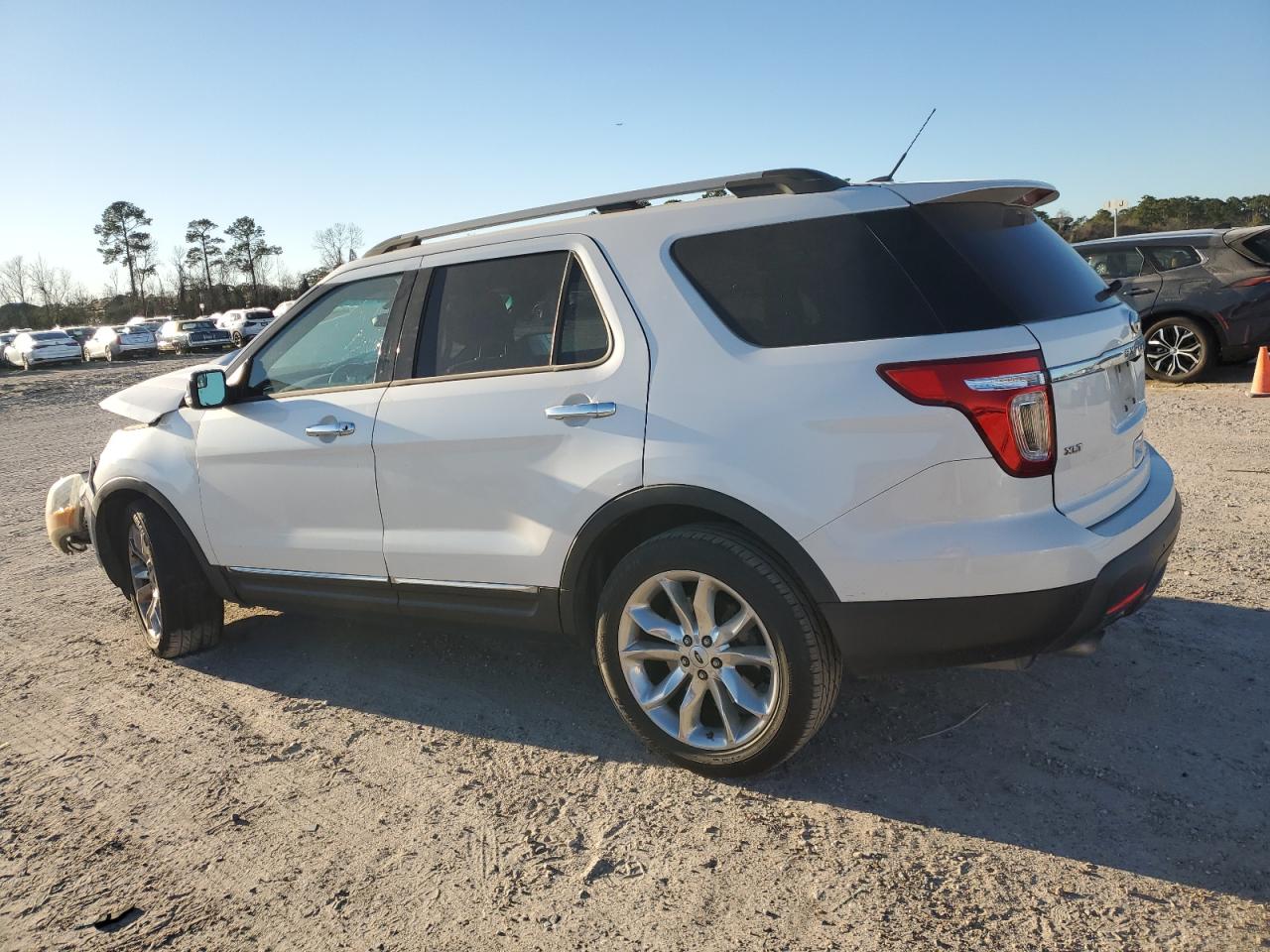 2014 Ford Explorer - Image 2