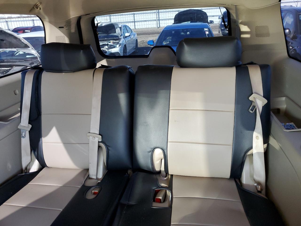 2007 GMC Yukon - Image 10