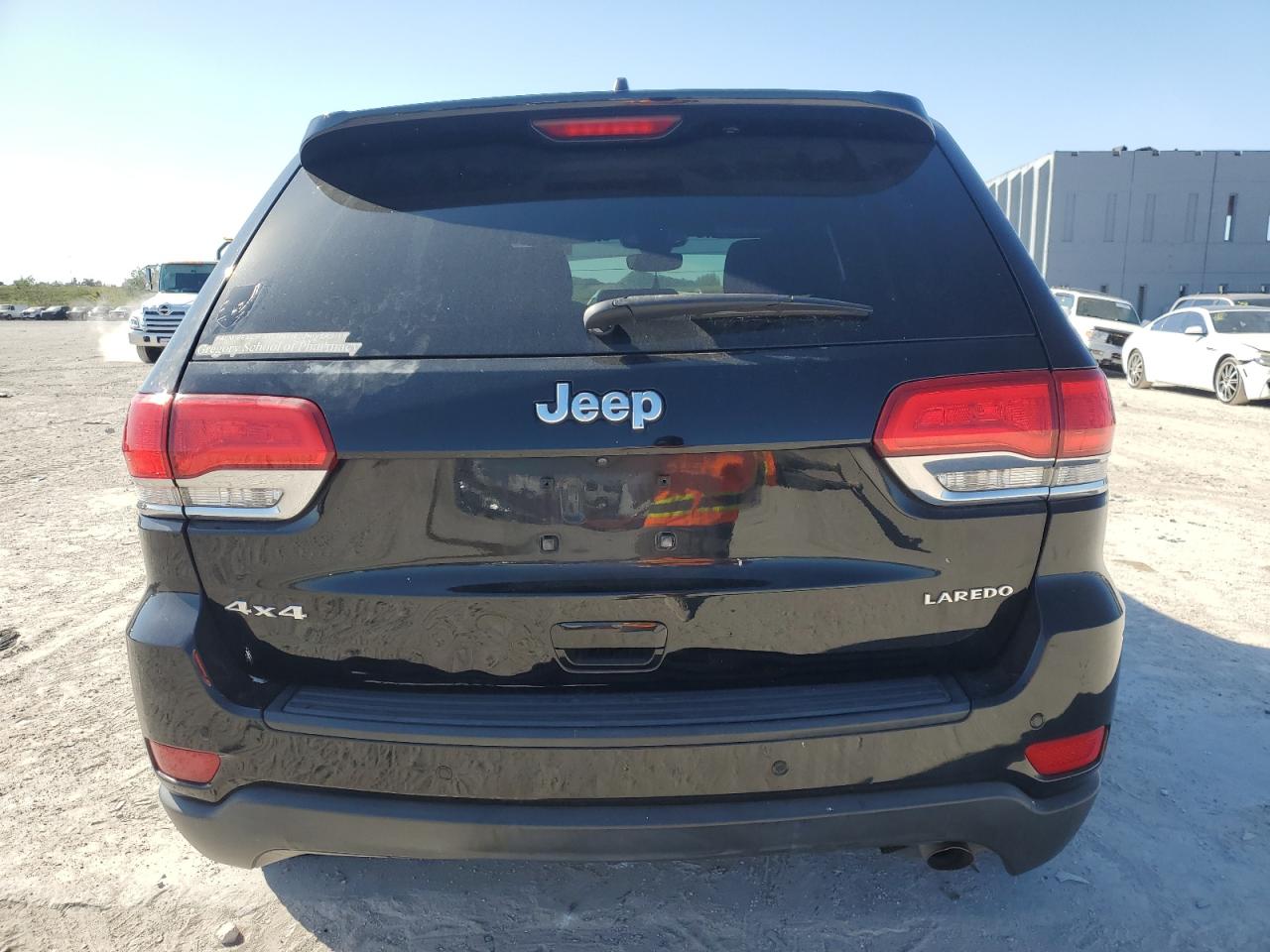 2017 Jeep Grand Cherokee - Image 6