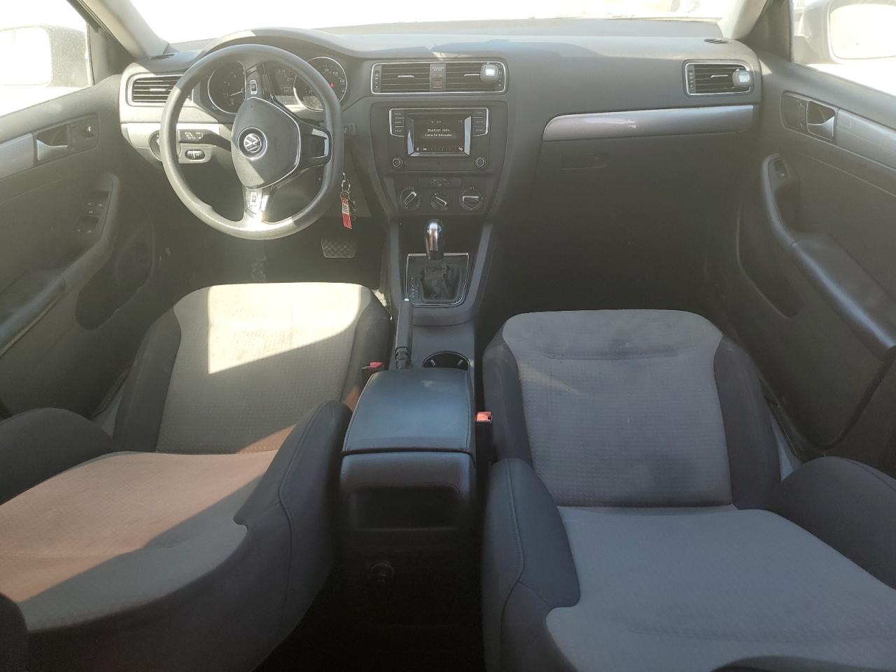 2017 Volkswagen Jetta - Image 8