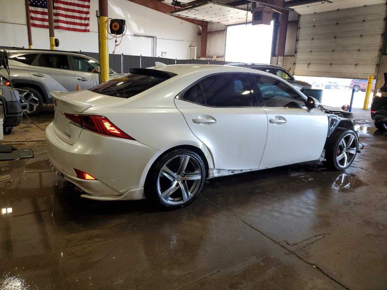 2017 Lexus IS - Image 3