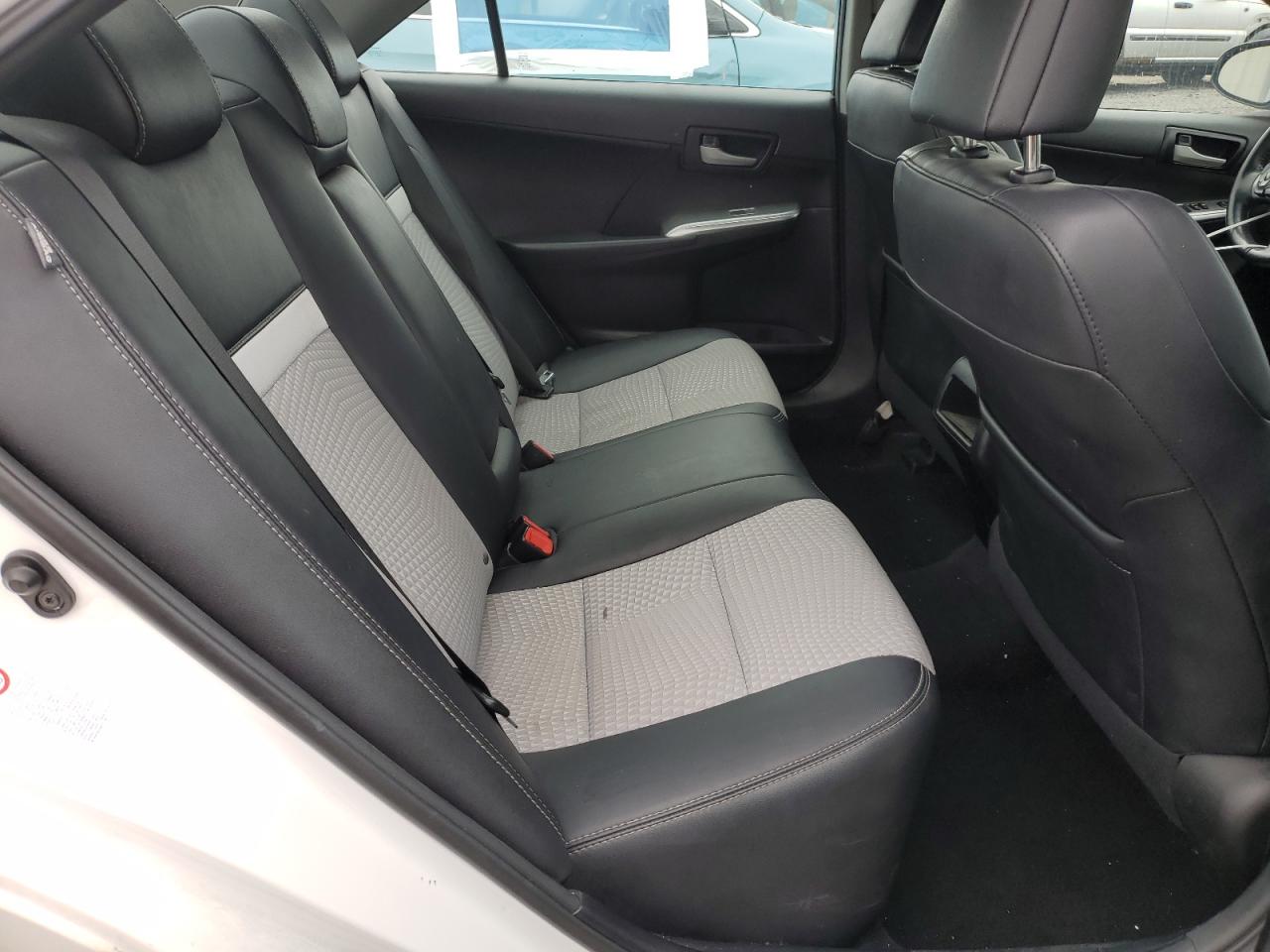2014 Toyota Camry - Image 10