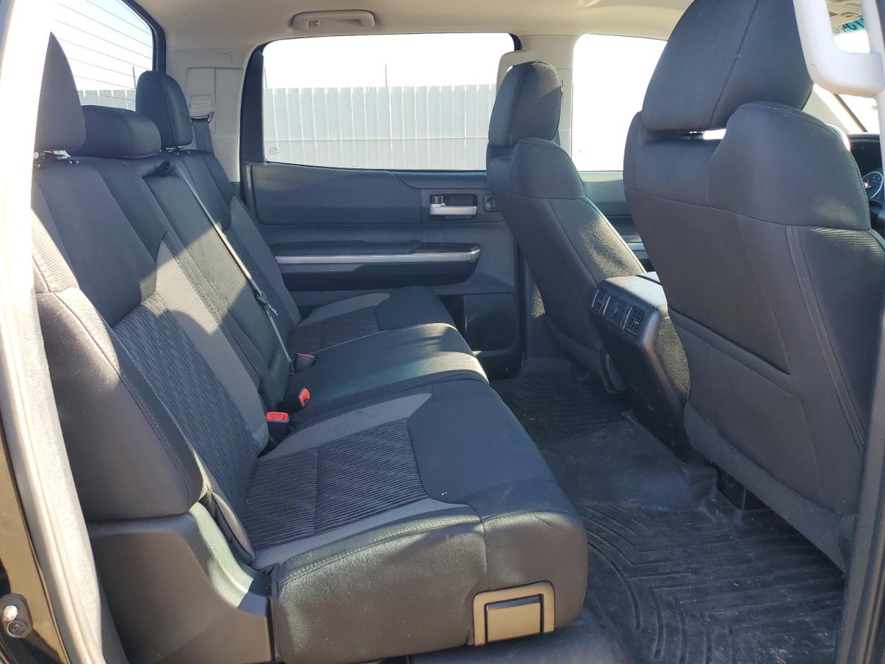 2014 Toyota Tundra - Image 10