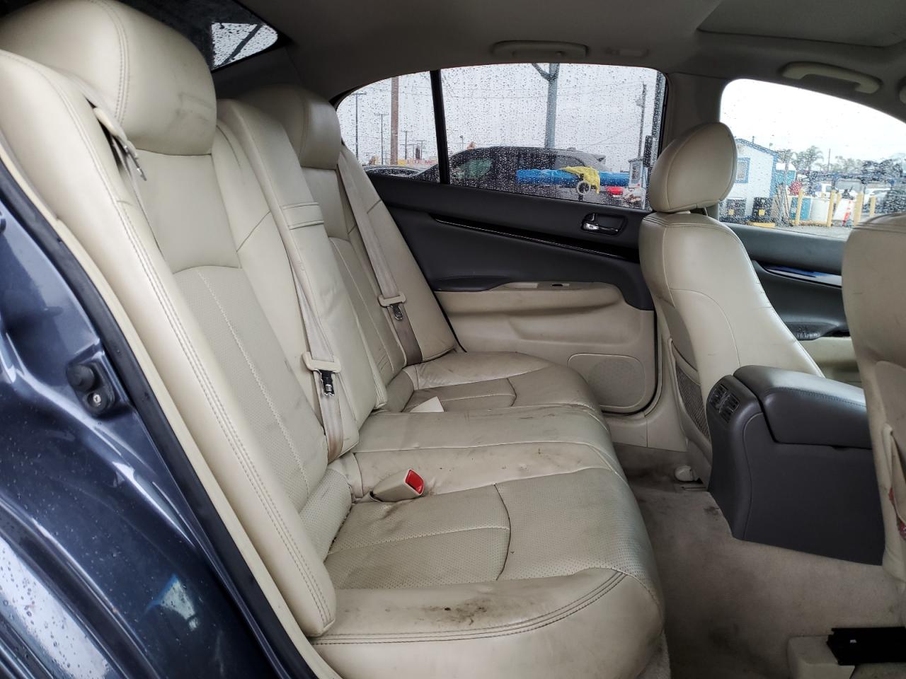 2010 Infiniti G - Image 10