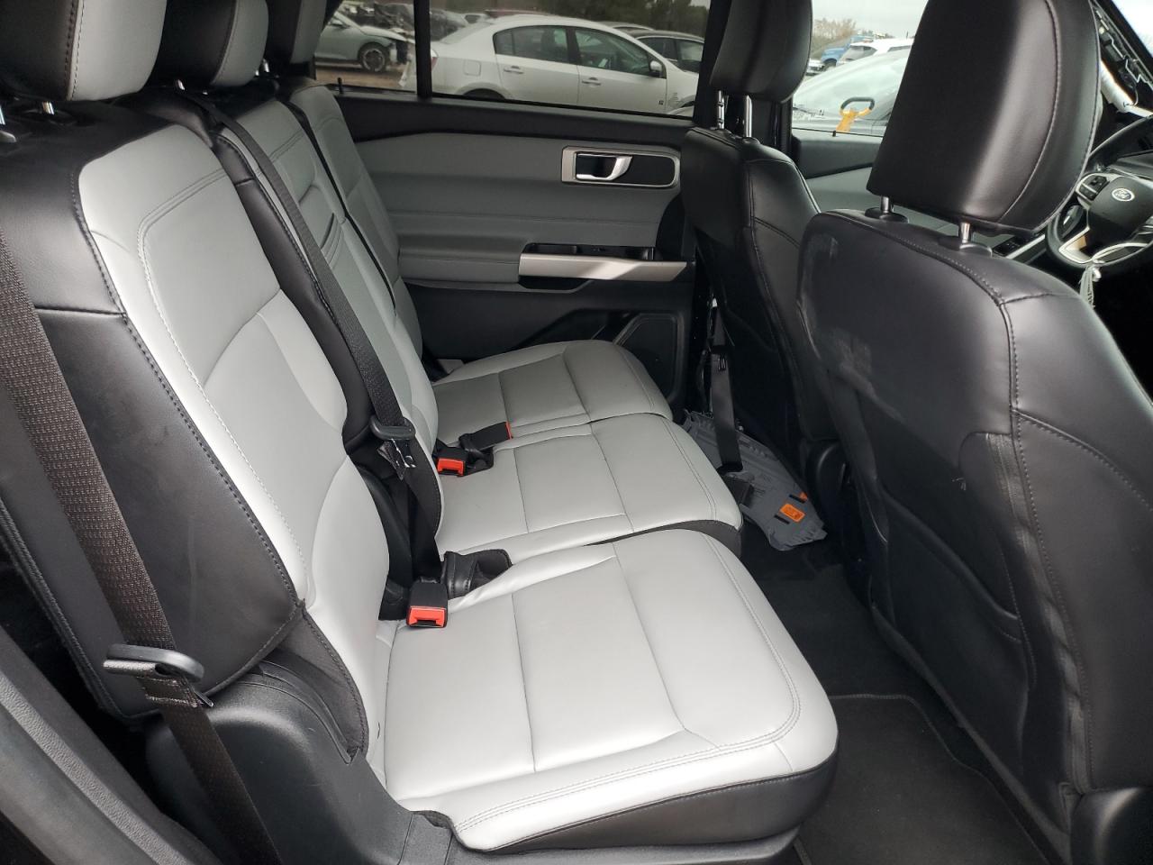 2021 Ford Explorer - Image 11