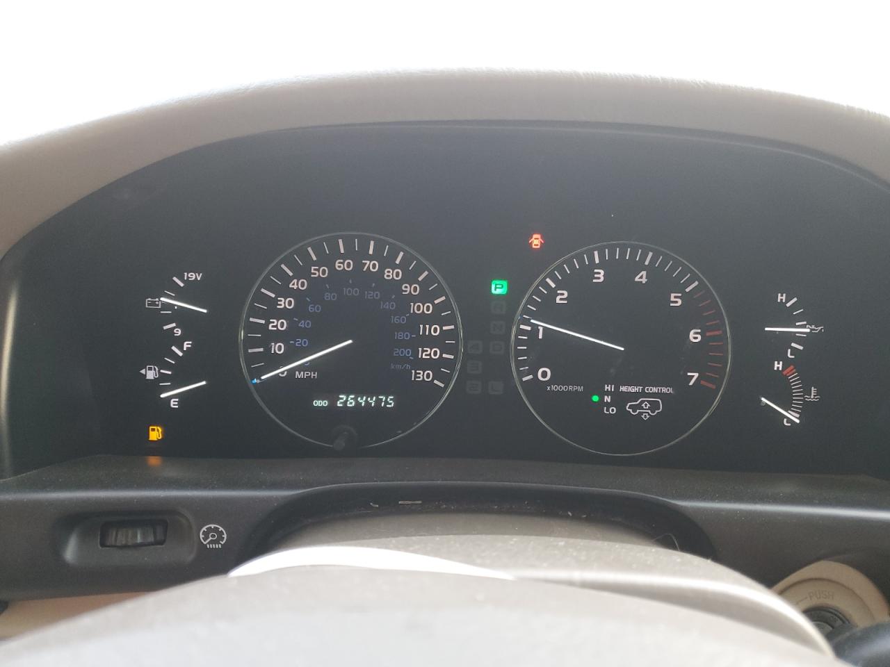 2004 Lexus LX - Image 9