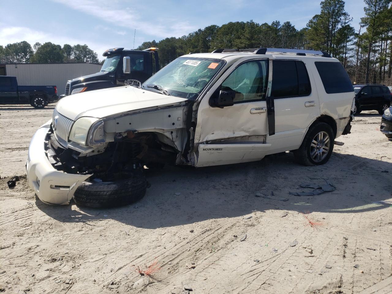 2008 Mercury Mountaineer - Image 1