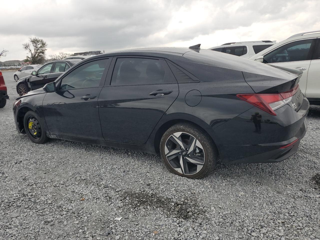 2023 Hyundai Elantra - Image 2