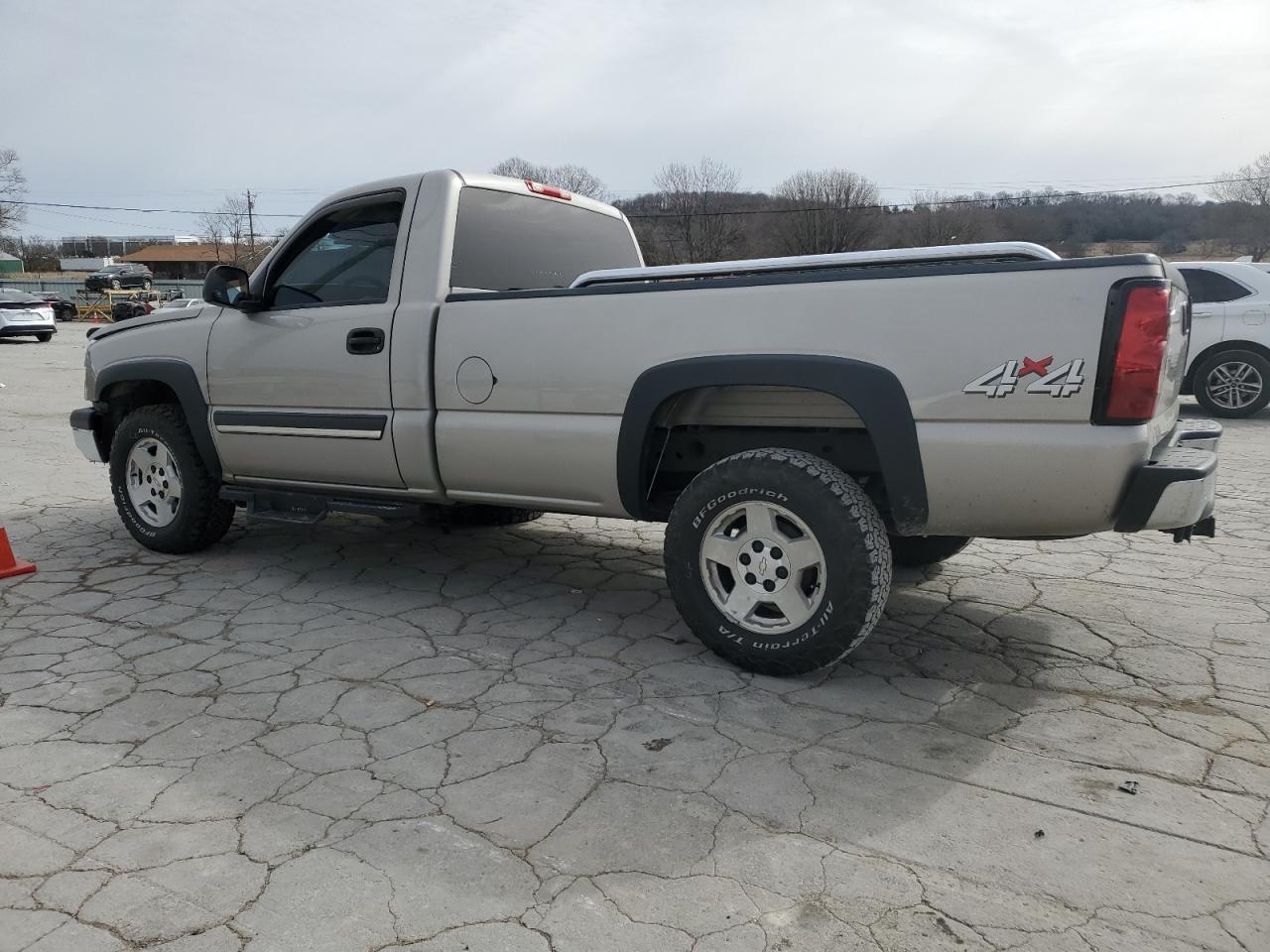 2006 Chevrolet Silverado - Image 2