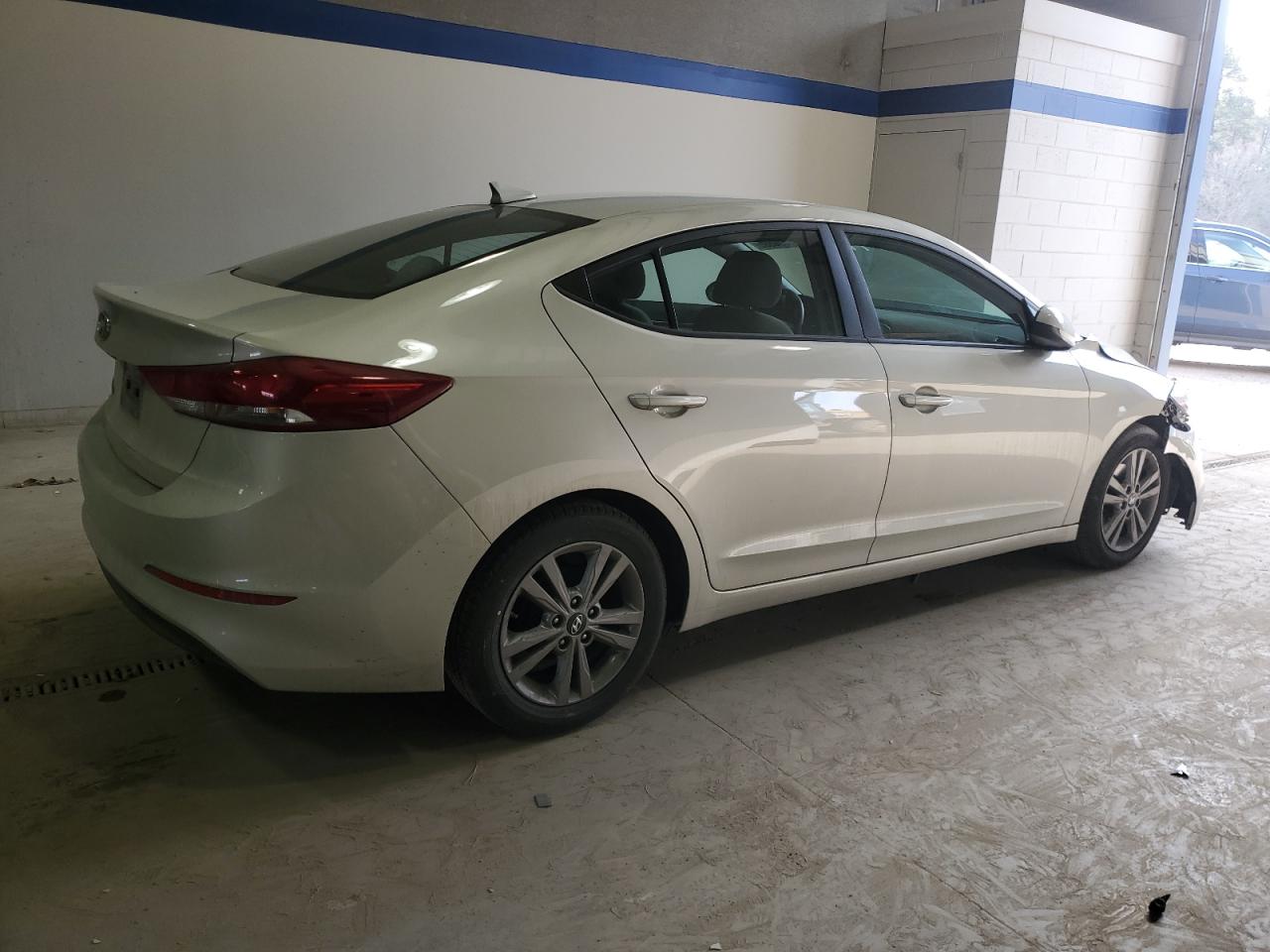 2017 Hyundai Elantra - Image 3
