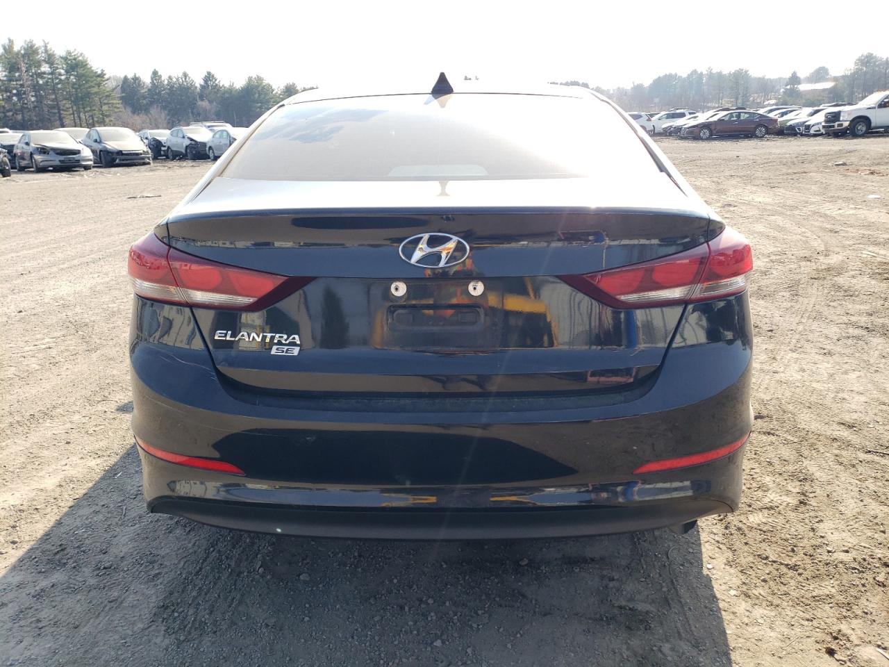 2017 Hyundai Elantra - Image 6