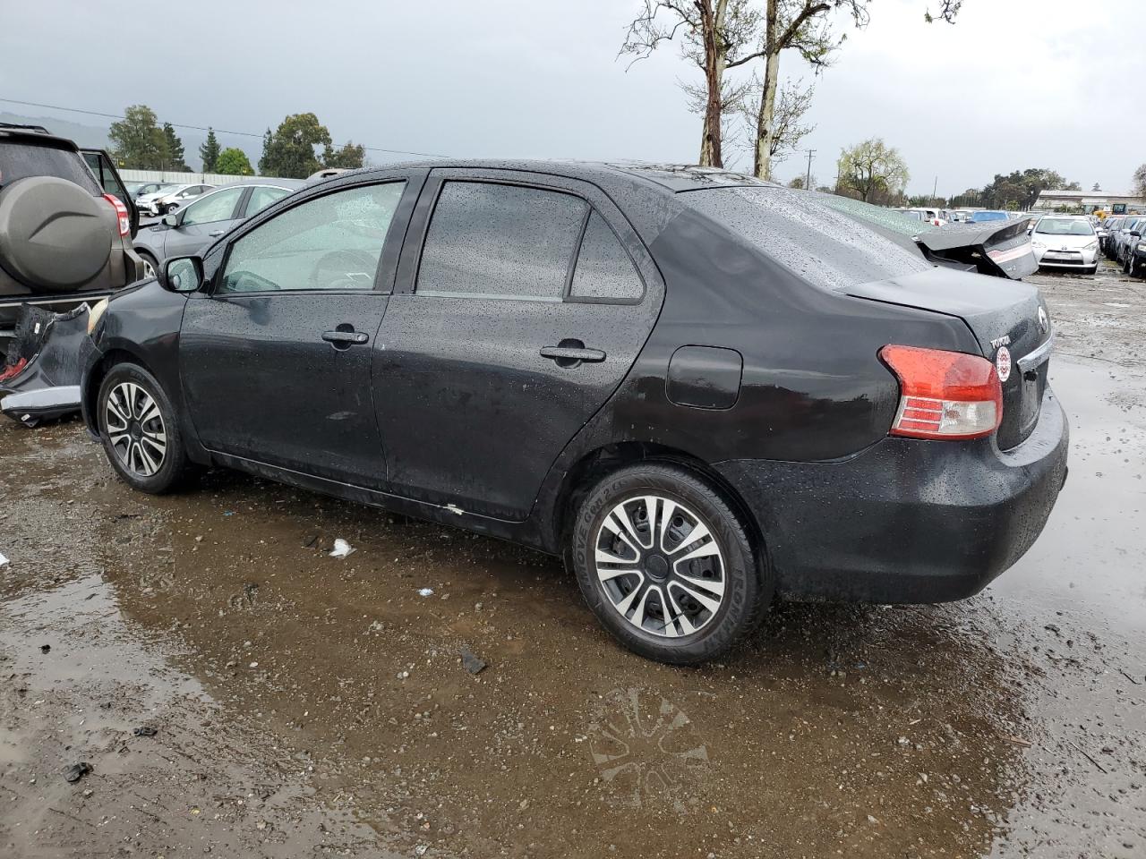 2008 Toyota Yaris - Image 2