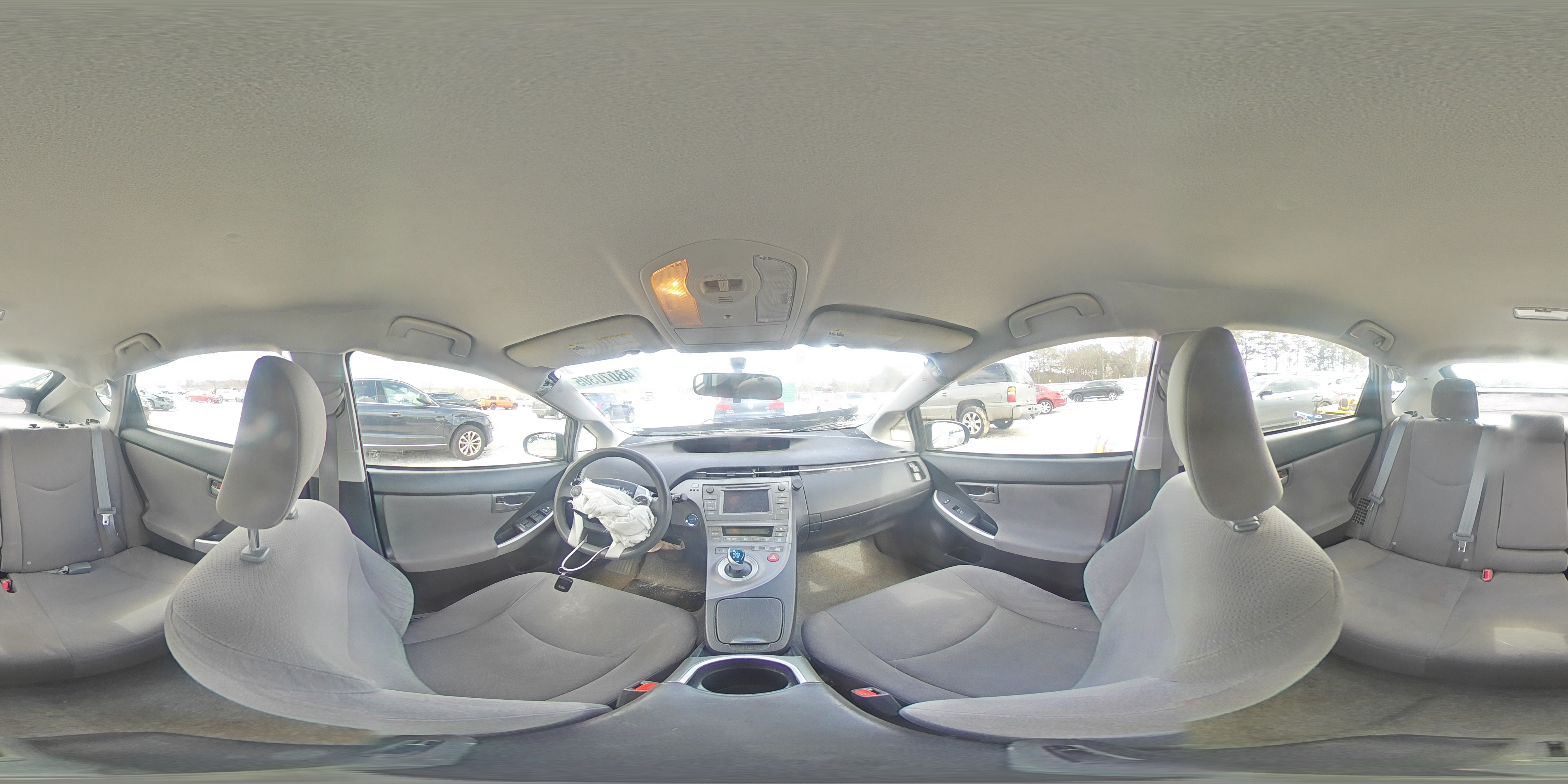 2015 Toyota Prius - Image 12
