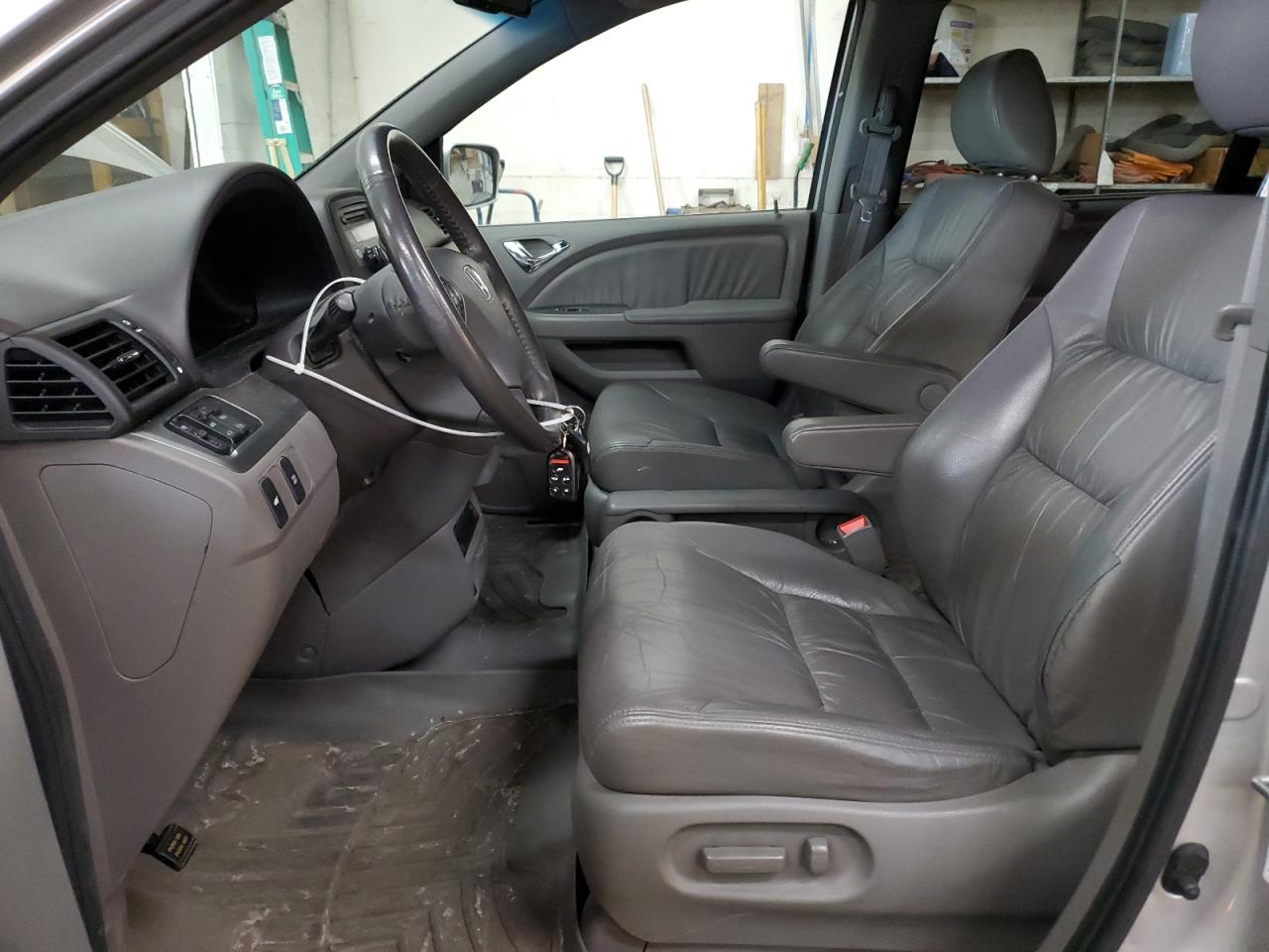 2010 Honda Odyssey - Image 7