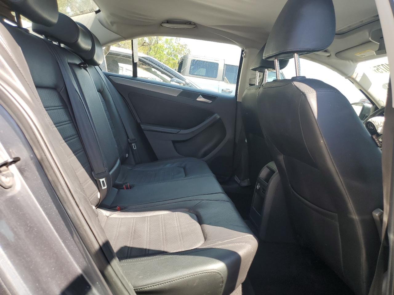 2014 Volkswagen Jetta - Image 10