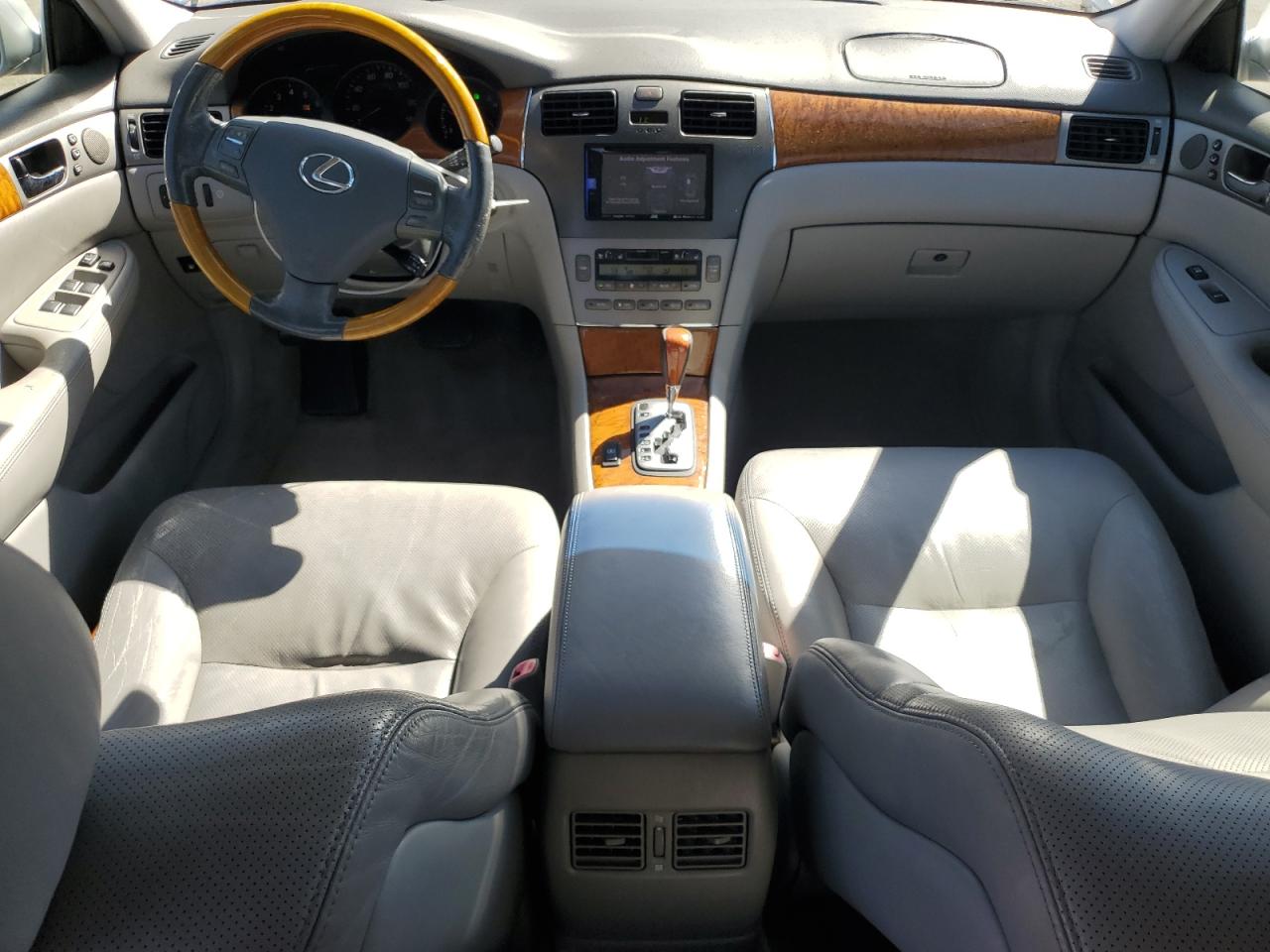 2005 Lexus ES - Image 8