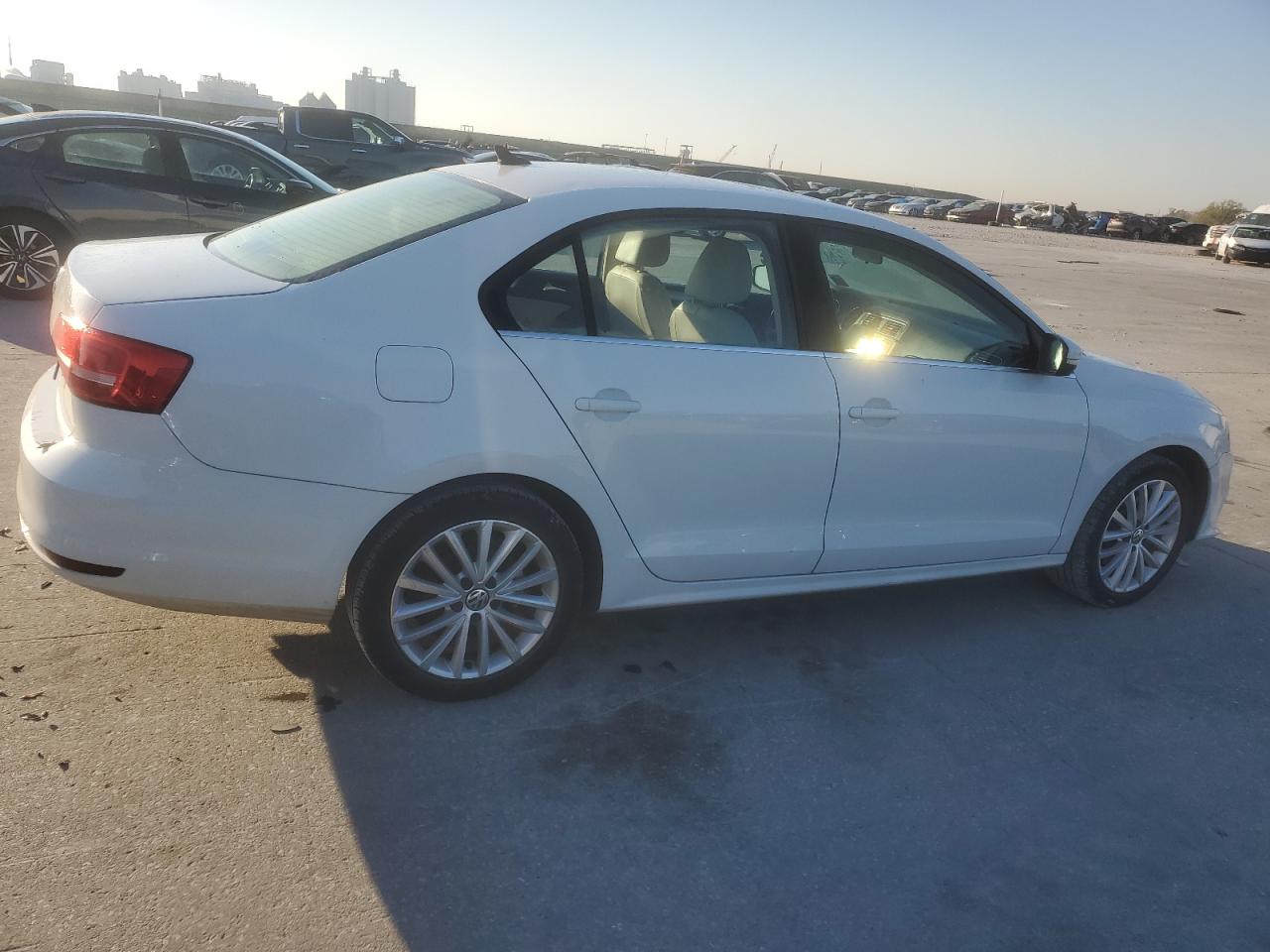 2015 Volkswagen Jetta - Image 3
