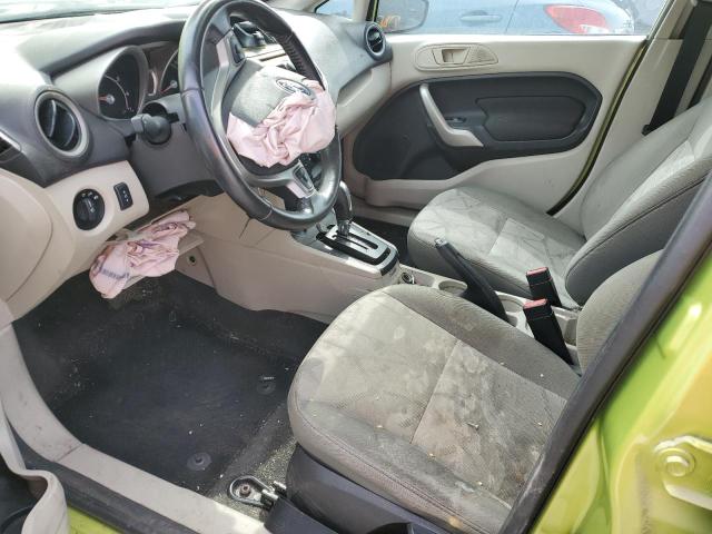 Hatchbacks FORD FIESTA 2013 Green