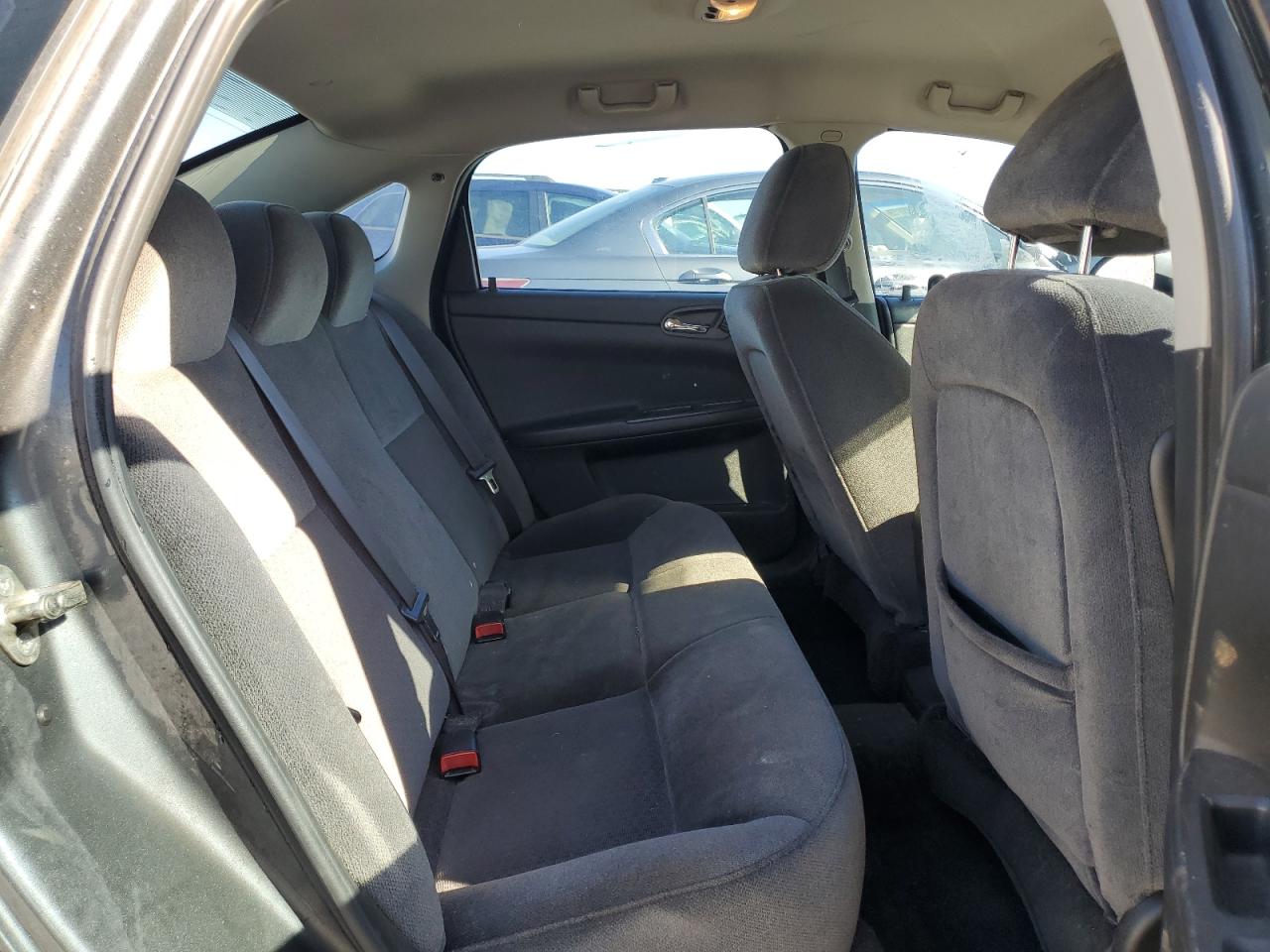 2010 Chevrolet Impala - Image 10