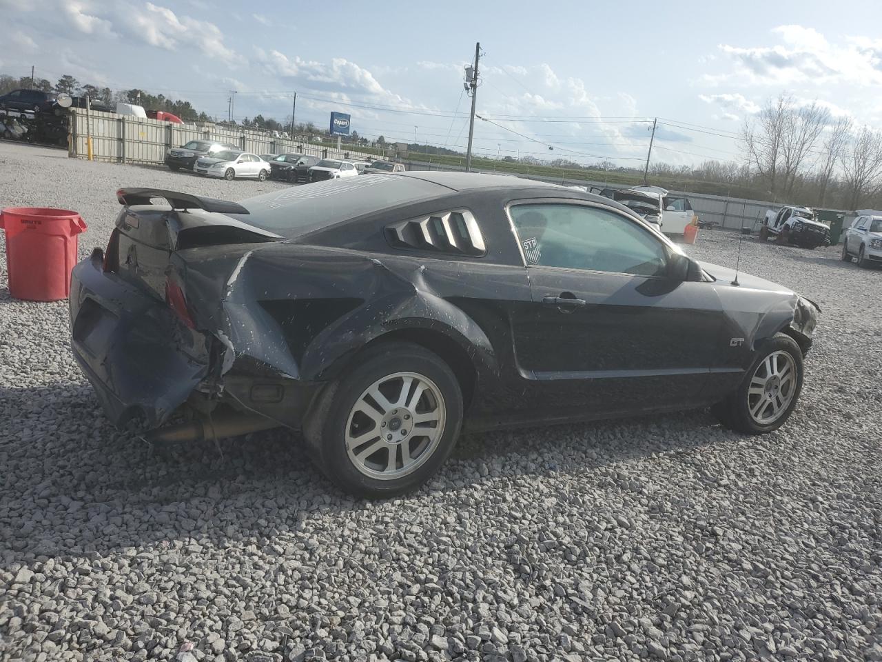 2005 Ford Mustang - Image 3