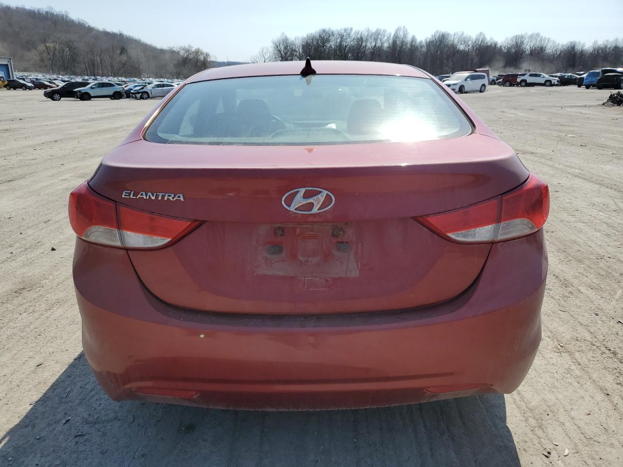 2011 Hyundai Elantra - Image 6