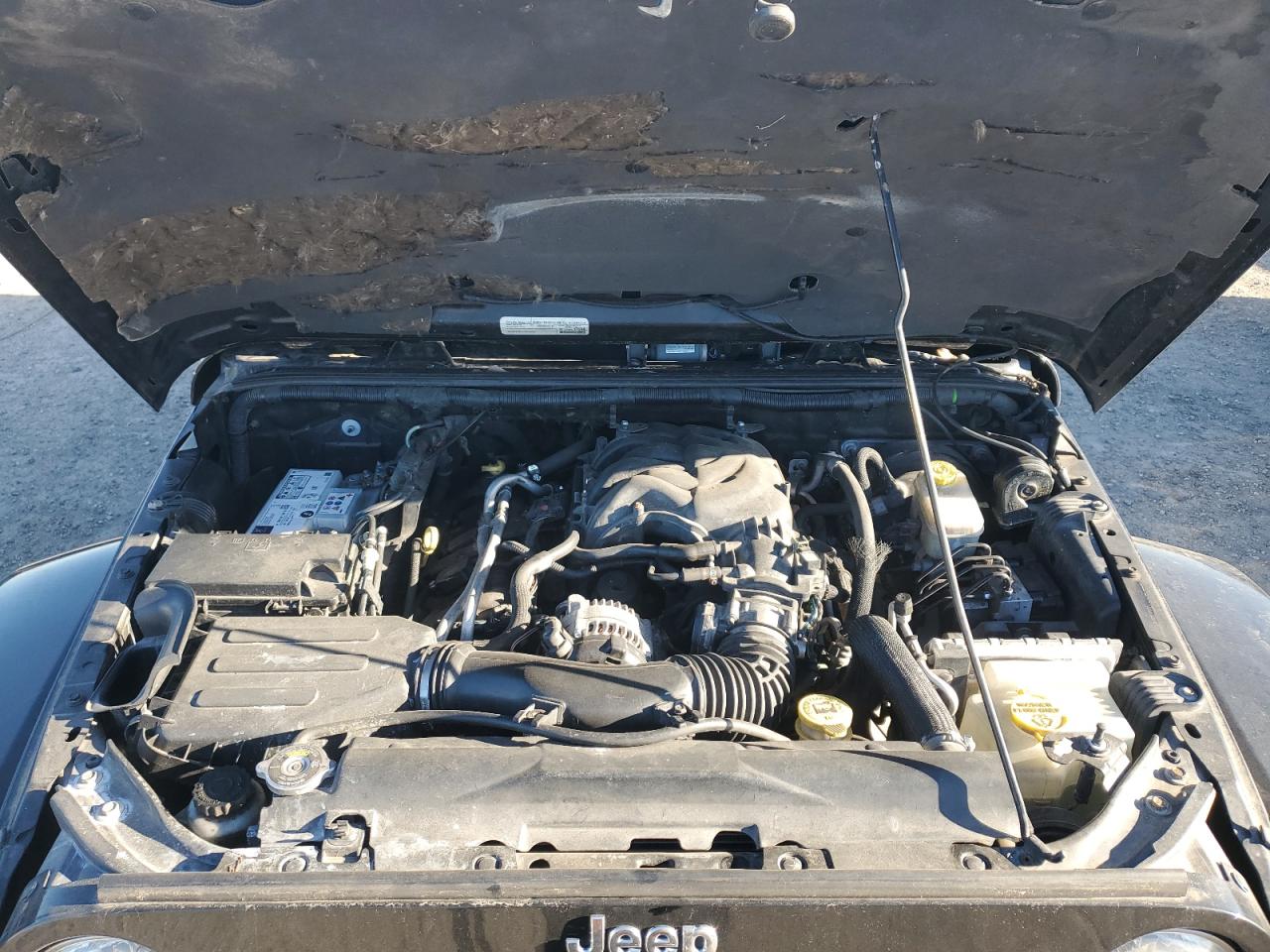 2015 Jeep Wrangler - Image 12