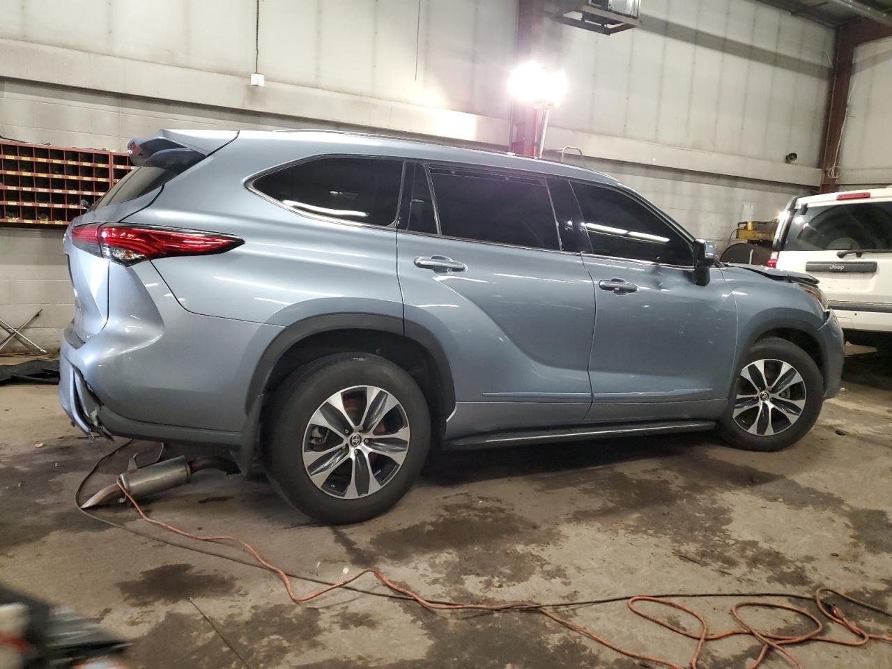 2021 Toyota Highlander - Image 3